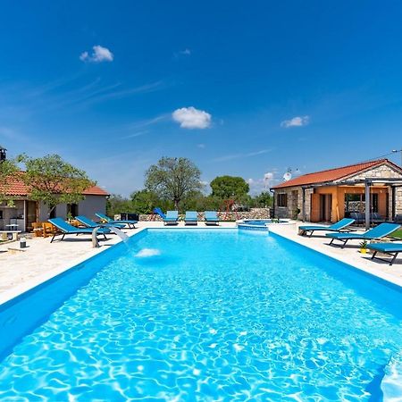 New! Promina Luxury Villa With 72Sqm Heated Pool, Jacuzzi, Infrared Sauna, Tennis Court, Media Room Bogatić Eksteriør billede