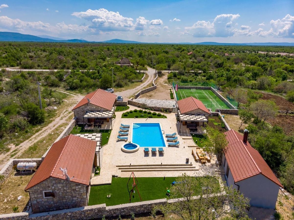New! Promina Luxury Villa With 72Sqm Heated Pool, Jacuzzi, Infrared Sauna, Tennis Court, Media Room Bogatić Eksteriør billede