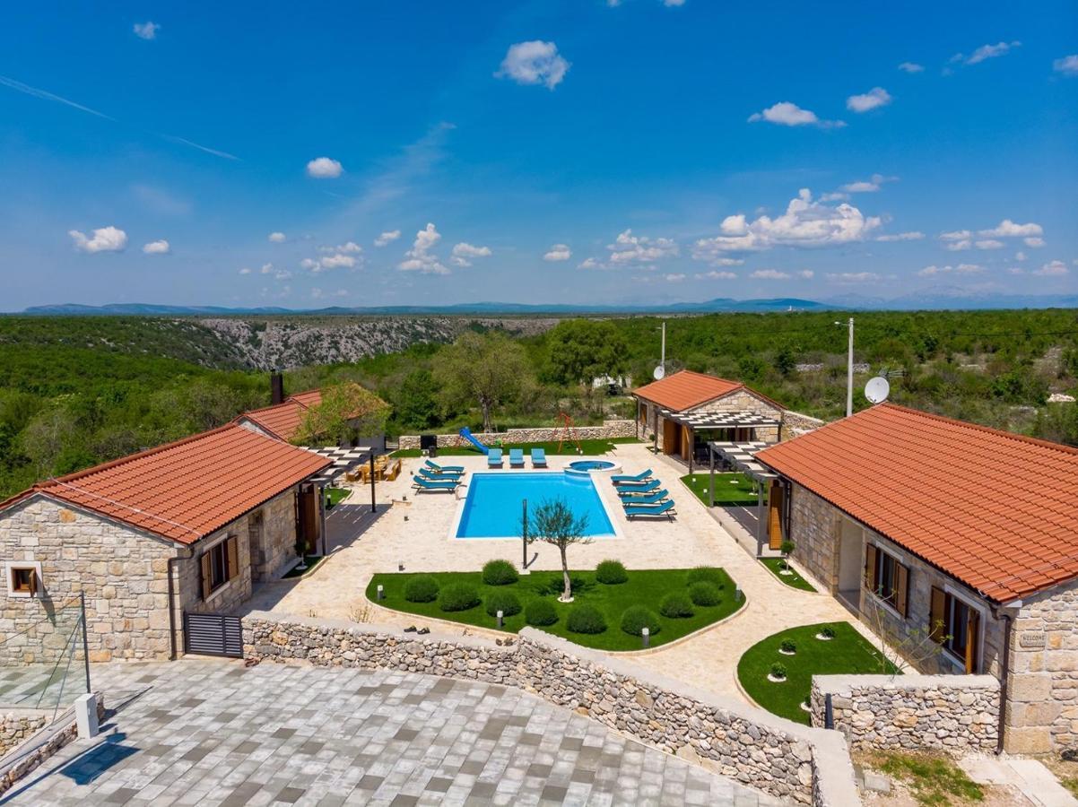 New! Promina Luxury Villa With 72Sqm Heated Pool, Jacuzzi, Infrared Sauna, Tennis Court, Media Room Bogatić Eksteriør billede