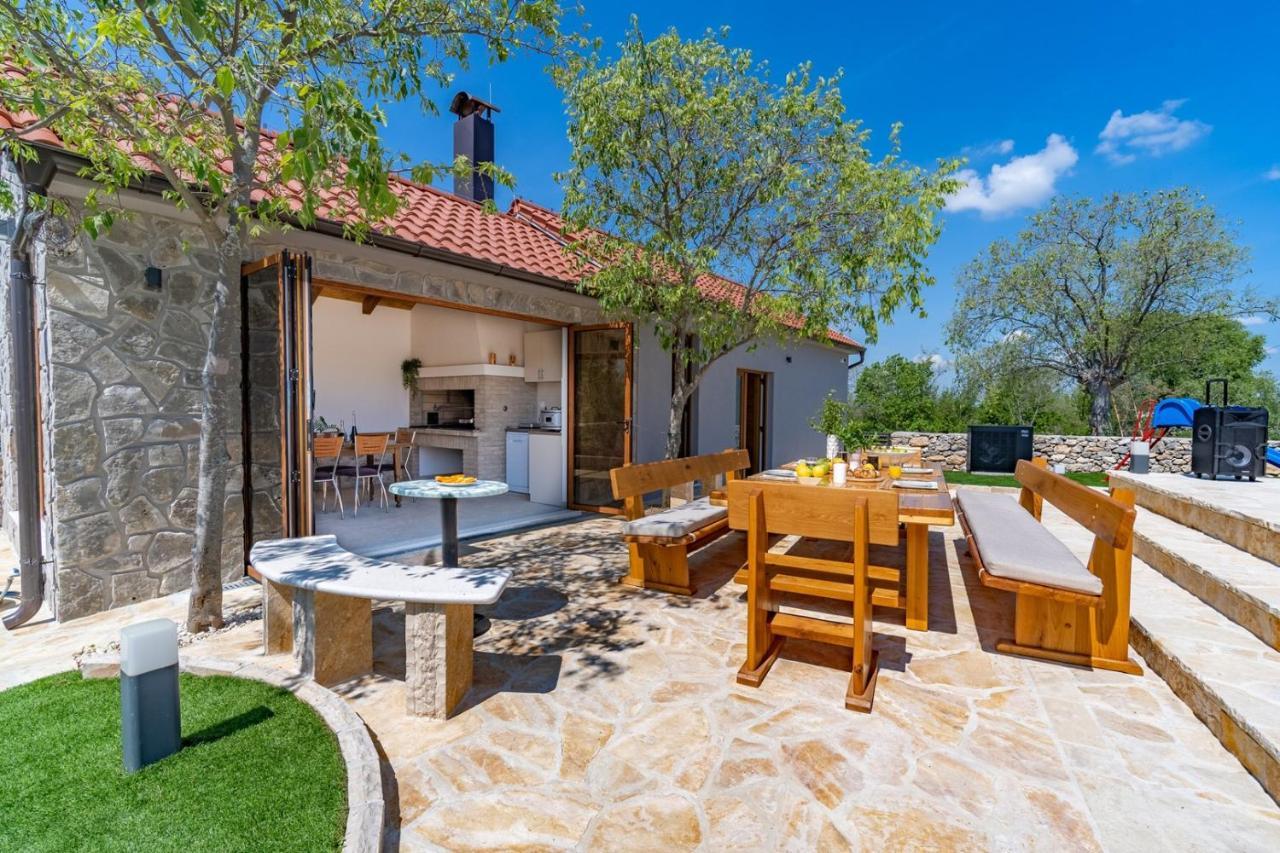 New! Promina Luxury Villa With 72Sqm Heated Pool, Jacuzzi, Infrared Sauna, Tennis Court, Media Room Bogatić Eksteriør billede