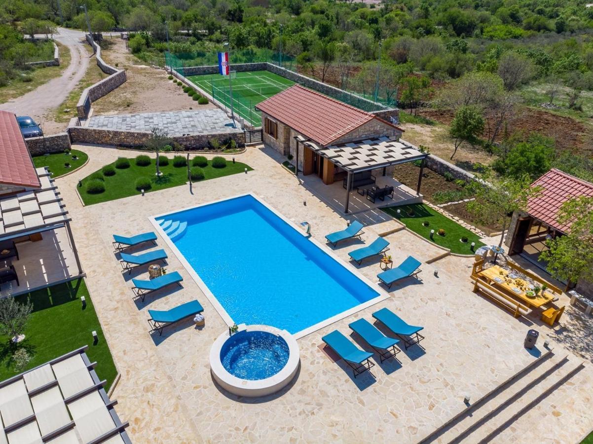 New! Promina Luxury Villa With 72Sqm Heated Pool, Jacuzzi, Infrared Sauna, Tennis Court, Media Room Bogatić Eksteriør billede