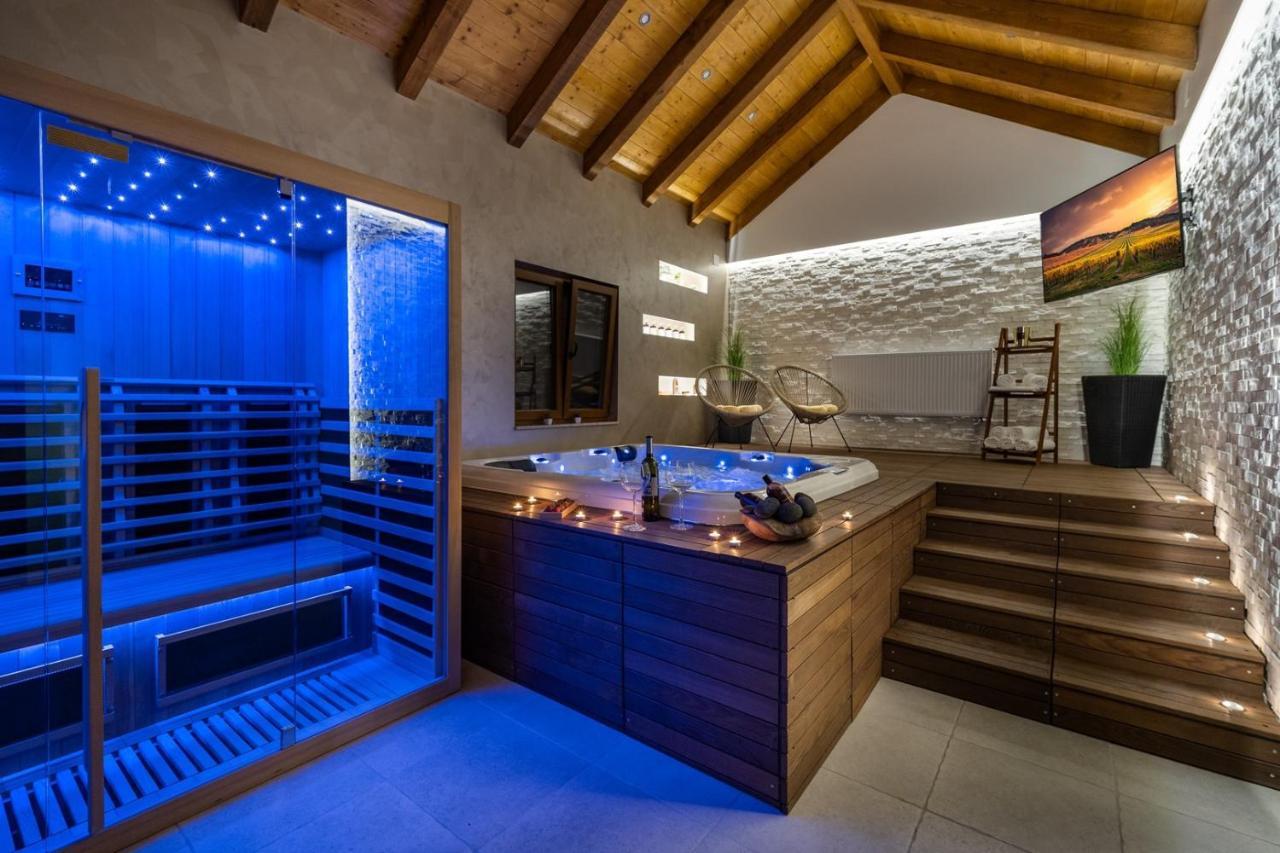 New! Promina Luxury Villa With 72Sqm Heated Pool, Jacuzzi, Infrared Sauna, Tennis Court, Media Room Bogatić Eksteriør billede