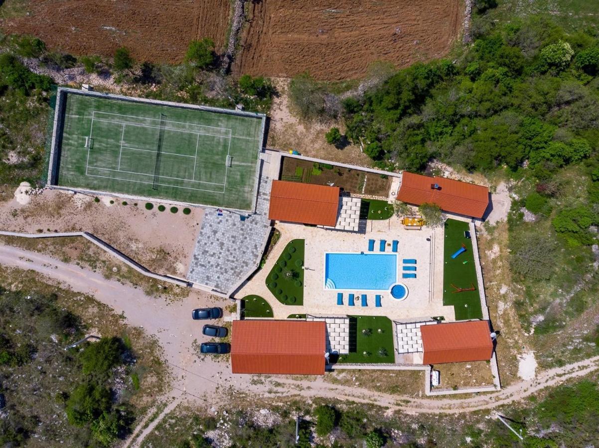 New! Promina Luxury Villa With 72Sqm Heated Pool, Jacuzzi, Infrared Sauna, Tennis Court, Media Room Bogatić Eksteriør billede