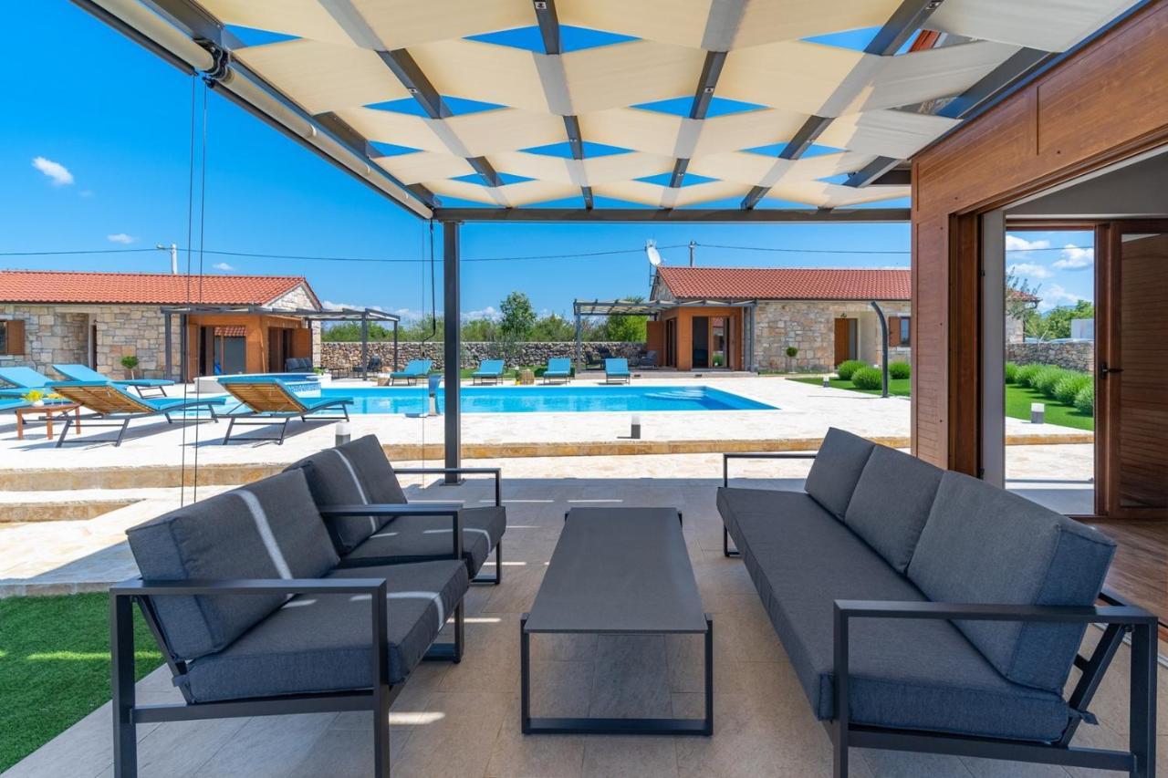 New! Promina Luxury Villa With 72Sqm Heated Pool, Jacuzzi, Infrared Sauna, Tennis Court, Media Room Bogatić Eksteriør billede