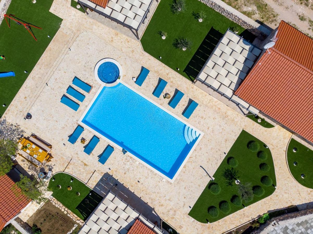 New! Promina Luxury Villa With 72Sqm Heated Pool, Jacuzzi, Infrared Sauna, Tennis Court, Media Room Bogatić Eksteriør billede